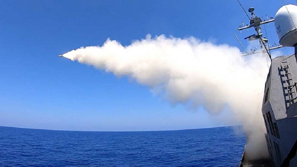 ফ্লোটিং টেস্ট রেঞ্জ বা ভাসমান ক্ষেপণাস্ত্র পরীক্ষা কেন্দ্র প্রকৃতপক্ষে একটি জাহাজ। ভারতের ডিফেন্স রিসার্চ অ্যান্ড ডেভেলপমেন্ট অর্গানাইজেশন (ডিআরডিও) এই জাহাজের নকশা বানিয়েছে।