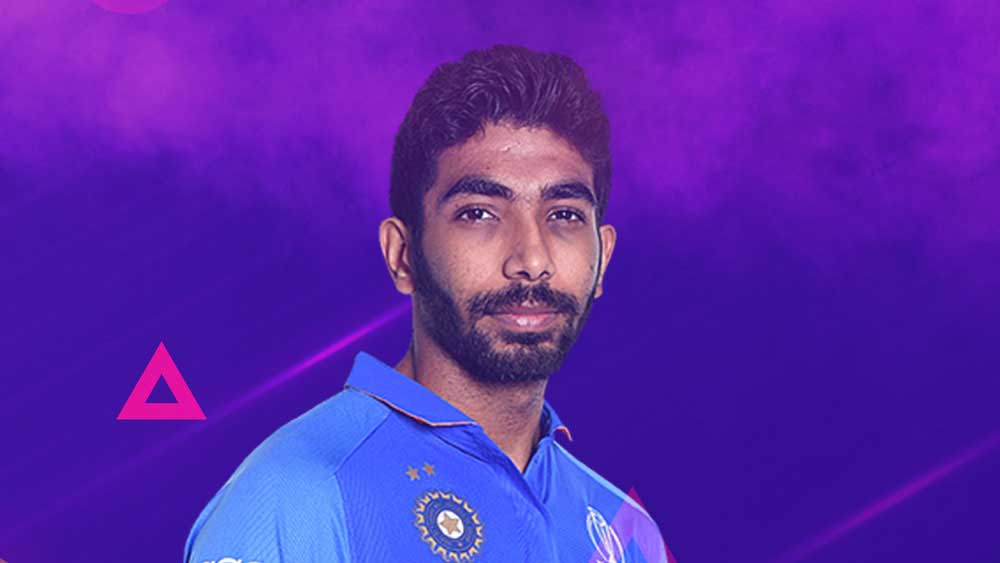 যশপ্রীত বুমরা: লাল বলের ক্রিকেটে ইংল্যান্ডে নিজের জাদু দেখানোর পর এ বার টি-টোয়েন্টি মোকাবিলা। এই ধারার ক্রিকেটে যশপ্রীত বুমরাকে দুনিয়ার সবচেয়ে বিপজ্জনক বোলার বললেও কম বলা হয়। শুরুতে এবং শেষে বুমরার বিষাক্ত ইয়র্কার ও স্লোয়ার বাউন্সার দুই দলের মধ্যে তফাৎ গড়ে দিতে যথেষ্ট।