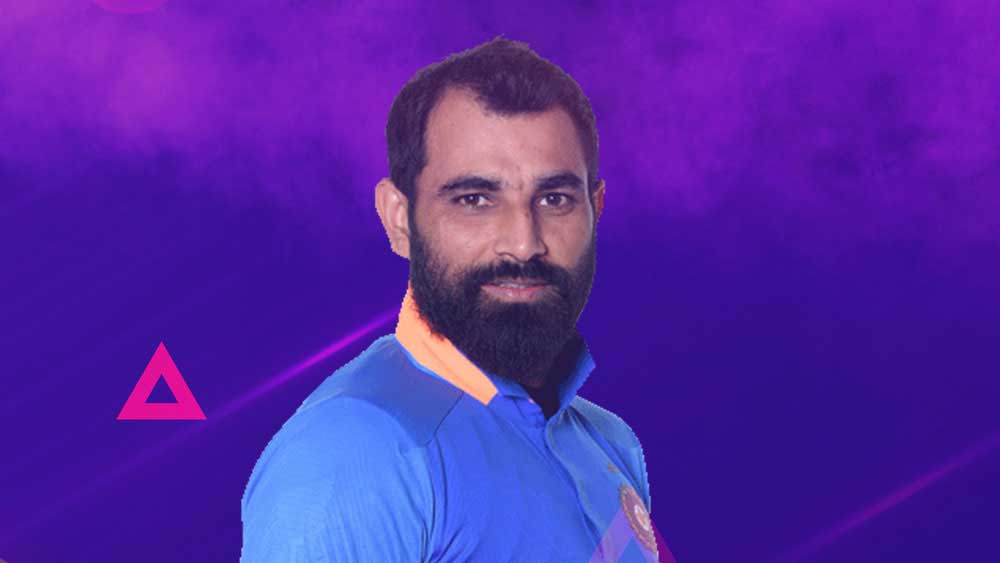 মহম্মদ শামি: দেশের পেসারদের মধ্য়ে একে বারে সামনের সারিতে মহম্মদ শামি। ডান হাতের এই পেসার ছন্দে থাকলে বিপক্ষের ঘুম উড়তে বাধ্য। একদিনের আন্তর্জাতিক এবং টেস্টে ইতিমধ্য়েই নিজেকে প্রমাণ করেছেন। এ বার টি-টোয়েন্টি বিশ্বকাপের মঞ্চকে নিজেকে প্রমাণ করতে বেছে নিলে বিপক্ষের মাথাব্যথা বাড়বে, বলাই বাহুল্য।