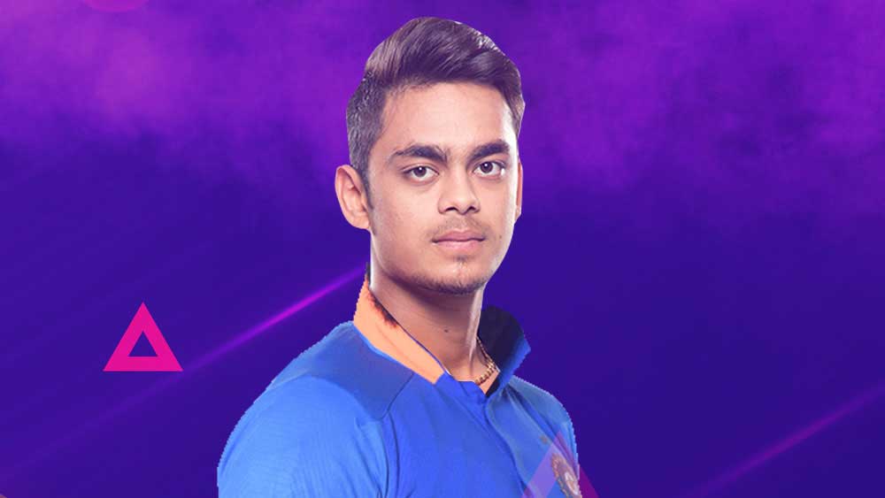 ঈশান কিষাণ: আইপিএল-এ মুম্বই ইন্ডিয়ান্সের হয়ে উইকেট সামলানোর পাশাপাশি ব্যাটেও সফল। সাফল্যের এমনই দাপট যে শ্রীলঙ্কাগামী ভারতীয় দলে পর্যন্ত তাঁকে জায়গা দিতে দ্বিধা করেননি নির্বাচকরা। বাঁহাতি বিধ্বংসী ব্যাটসম্যান প্রথম আন্তর্জাতিকে ব্যাট করতে নেমে প্রথম বলই স্টেডিয়ামে পাঠিয়ে মনোভাব স্পষ্ট করেছিলেন। এ বার ঈশানকে নিয়ে অতিরিক্ত ভাবতে বাধ্য বিপক্ষ দল।