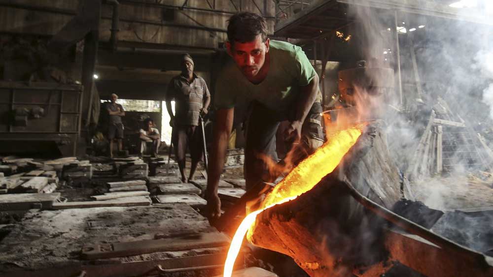 আর্থিক বৃদ্ধির স্বাদ সবার জিভে ঠেকাতে গেলে প্রয়োজন অধিকারের সাম্যের পরিবেশ। আর ভারতের অর্থনীতিতে নাগরিক তারই অভাব বোধ করছেন প্রতিনিয়ত।