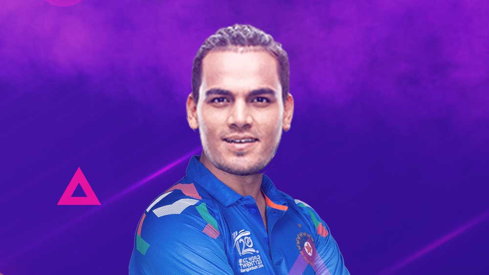 রাহুল চাহার: মুম্বই ইন্ডিয়ান্সের হয়ে ইতিমধ্যেই আইপিএল-এ জাত চিনিয়েছেন। জাতীয় দলের হয়েও শ্রীলঙ্কা সফরে ভাল খেলেছেন তিনি।