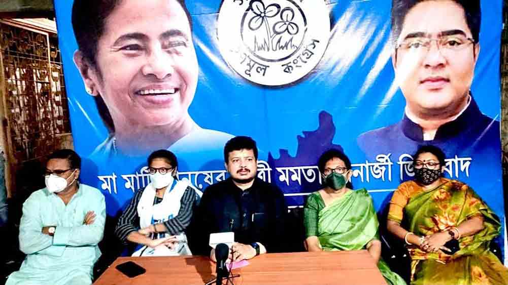 ত্রিপুরার বিপ্লব দেবের সরকারকে চাঁচাছোলা ভাষায় আক্রমণ করেন রাজ্যের শাসকদলের নেতা-নেত্রীরা।