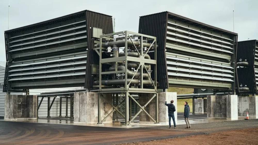 এই বিশাল পাখাগুলিই বাতাসকে টেনে নেবে সংগ্রাহক যন্ত্রের ভিতর, সেখান থেকে কার্বন ডাই-অক্সাইড গ্যাস বা্র করে নেওয়ার জন্য। ছবি- ‘ক্লাইমওয়ার্কস’-এর সৌজন্যে।