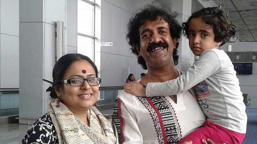 মেয়ে আশাবরীর সঙ্গে কালিকাপ্রসাদ এবং ঋতচেতা।
