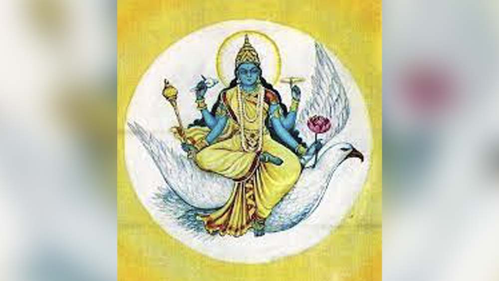 পরবর্তী মাতৃকা হলেন দেবী বৈষ্ণবী। তিনি স্থিতির দেবতা বিষ্ণুর শক্তি। বিষ্ণুর বাহন গরুড়ের উপরেই তিনি অধিষ্ঠান করেন। তাঁরও চারটি বা ছ’টি হাত। তাঁর হাতে ধরা থাকে শঙ্খ, চক্র, গদা, পদ্ম, তির-ধনুক। কখনও তাঁর একটি হাত বরাভয় মুদ্রায় অবস্থান করে।