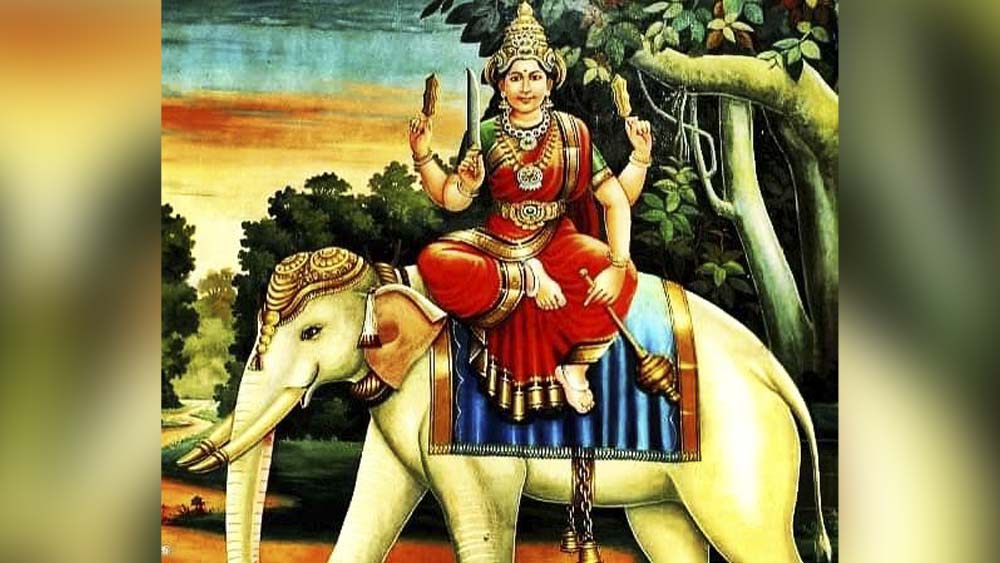 অষ্টমাতৃকার আর এক জন হলেন ইন্দ্রাণী। তিনি দেবরাজ ইন্দ্রের শক্তি। তাঁকে ‘ঐন্দ্রী’-ও বলা হয়। তাঁর বাহন শ্বেত হস্তী। ইন্দ্রের মতোই তাঁরও সহস্র চক্ষু। তাঁর হাতের সংখ্যা কখনও দুই, কখনও চার, কখনও বা ছয়। তাঁর গাত্রবর্ণ কালো বা ধূসর। তাঁর হাতে থাকে, বজ্র, পাশ, পদ্ম।