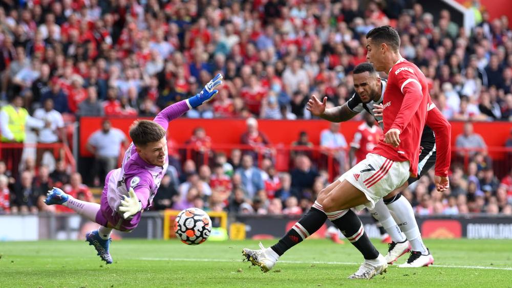 গোল করছেন রোনাল্ডো।