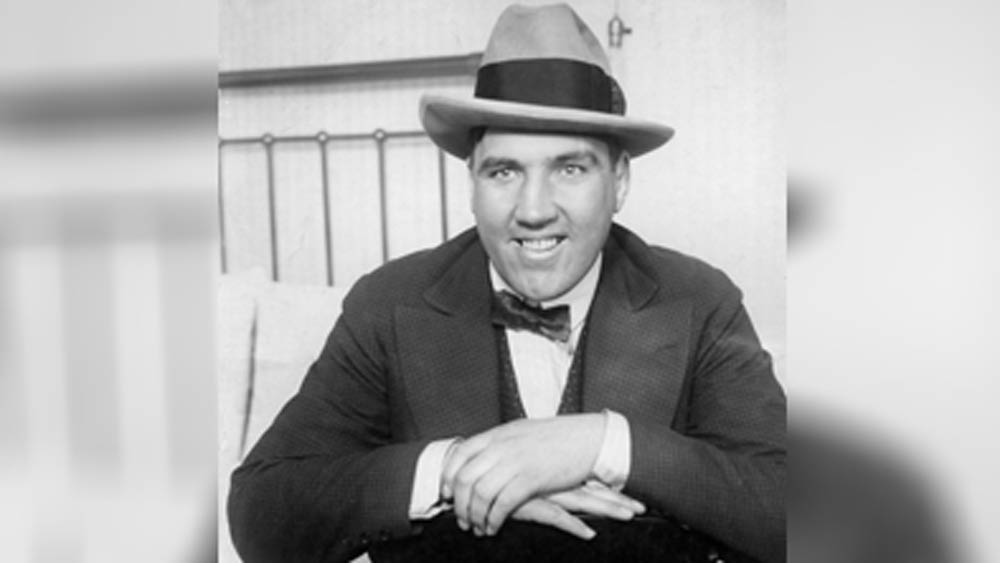 একটি শো-তে আমেরিকার বক্সার জেস উইলার্ডকে আমন্ত্রণ জানিয়েছিলেন ফ্রাঙ্ক। উইলার্ড একাধিক বার তাঁর পেটে ঘুষি মারেন। পেটের পেশি শক্ত করে নিয়ে সেই সমস্ত আঘাতের বিরুদ্ধেই প্রতিরোধ গড়ে তোলেন তিনি।