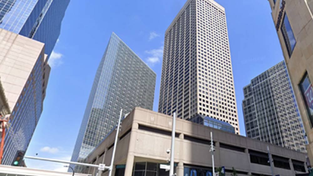 ১৮৮৭ সালের ২০ ফেব্রুয়ারি আমেরিকার মিনিয়াপোলিসের একটি খ্রিস্টান পরিবারে জন্ম ফ্রাঙ্কের। বাবা রিচার্ড জোনস এবং মা এলেন এলিজাবেথ। ফ্রাঙ্করা ছিলেন তিন ভাইবোন।