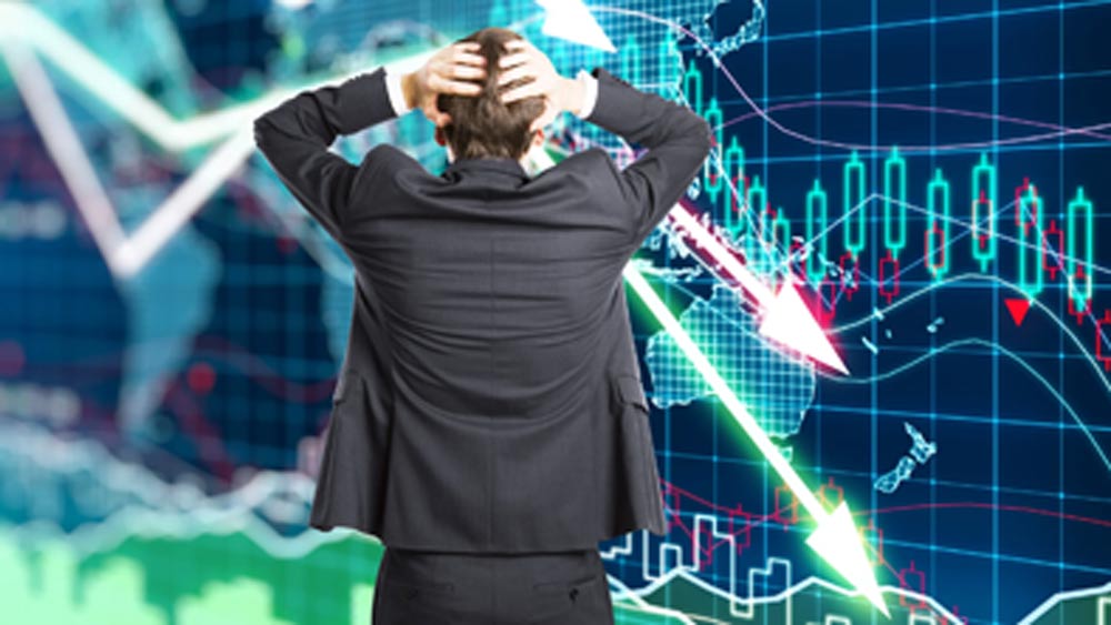 অনভিজ্ঞ হিতেশকে ব্যবসা দাঁড় করাতে পদে পদে বিপদে পড়তে হয়েছে। একে তো বাজার ধরার ব্যবসায়িক প্রতিযোগিতা, তার উপর ব্যবসা শুরু করার নানা নিয়ম-কানুন।