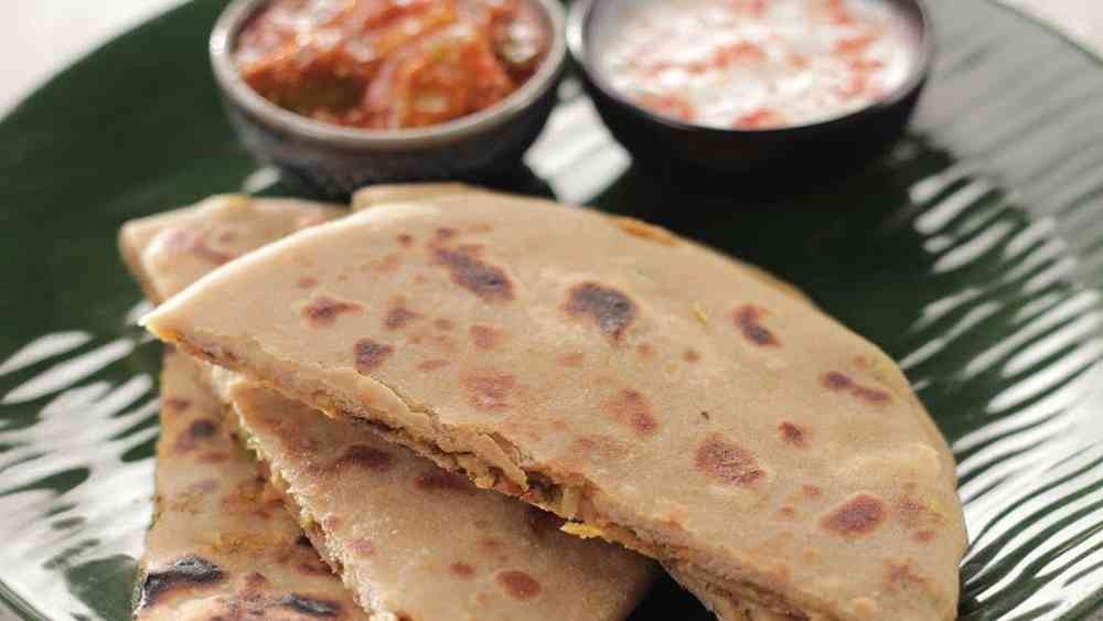 সব্জি পরোটা।