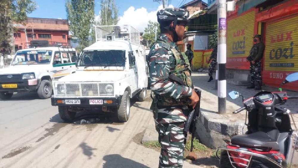 ভর দপুরে কাশ্মীরে জঙ্গি হামলা,গুলিতে জখমএক শিক্ষানবীশ সাব ইন্সপেক্টর