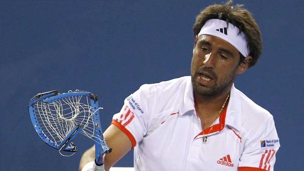 মার্কোস বাঘদাতিস: ফেডেরারকে হারিয়ে বিখ্যাত হওয়া এই খেলোয়াড় ২০১২ অস্ট্রেলিয়ান ওপেন স্ট্যান ওয়ারিঙ্কার বিরুদ্ধে একটি ম্যাচে বসে বসেই চারটি র‌্যাকেট ভেঙে দেন।