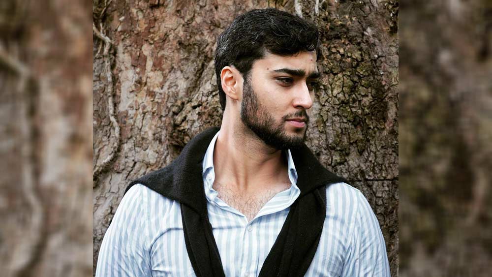 ২০১৮ সালে লন্ডনে একটি অনুষ্ঠানে পাকিস্তানের এক বিরোধী দলের নেতার সঙ্গে বচসায় জড়িয়ে পড়েছিলেন তিনি। ওই নেতার বিরুদ্ধে বিতর্কিত মন্তব্য করেছিলেন। সেই ঘটনায় জেলও হয়েছিল জুনেইদের।