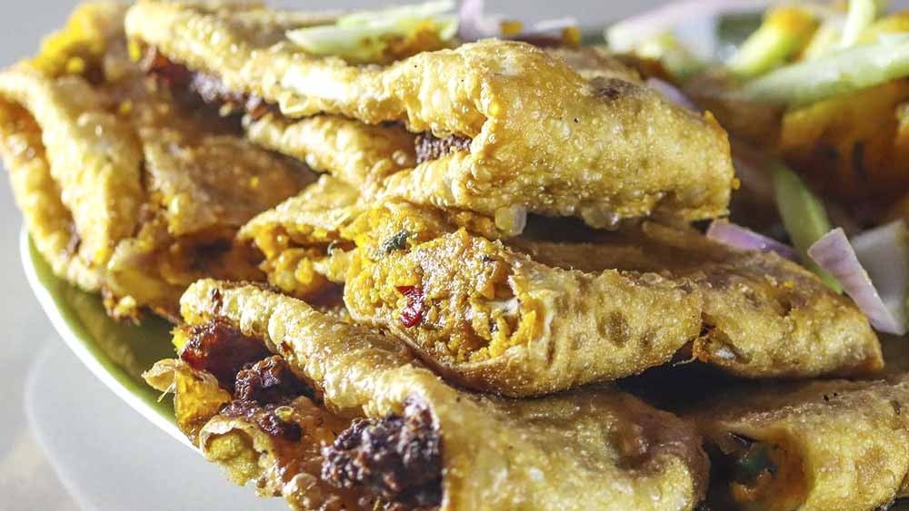 চারটে দিনের একটি দিন পাতে অন্য ‘মোগলাই খানা’ না পড়লে পেট, মন কোনওটাই যেন ভরে না!