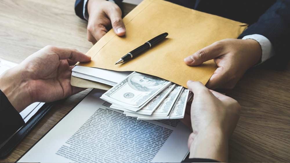 এখনও এই নোটের ব্যবহার রয়েছে। রাস্তার ট্রাফিক সিগন্যালে কর্তব্যরত পুলিশ থেকে শুরু করে কোনও সরকারি অফিসার ঘুষ চাইলে এখনও অনেকেই জিরো রুপি নোট দিয়ে ঠকান এবং লজ্জায় ফেলেন তাঁদের। দুর্নীতি দূর করার যে প্রয়াস শুরু করেছিল ‘পঞ্চম পিলার’, তা ঠিক পথেই এগোচ্ছে বলে মনে করে সংস্থাটি। তবে সাধারণ মানুষ সচেতন না হলে যে কোনও ভাবেই দুর্নীতিমুক্ত দেশ গড়ে উঠবে না, তাও মনে করিয়ে দিয়েছে তারা।