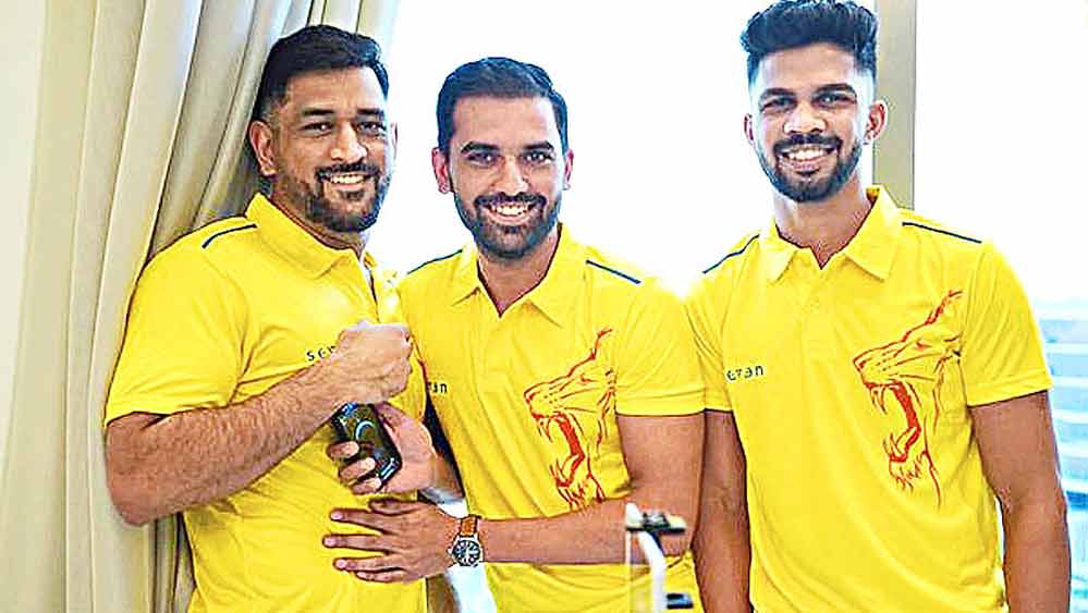 মেজাজে: দীপক চাহার, ঋতুরাজের সঙ্গে ধোনি।