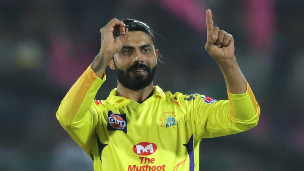 অলরাউন্ডার হিসেবে শাকিব দলে নিয়েছেন রবীন্দ্র জাডেজাকে। মোট ২২৯০ রান এবং ১২০টি উইকেট রয়েছে জাডেজার। এই দলে তিনিই একমাত্র স্পিনার।