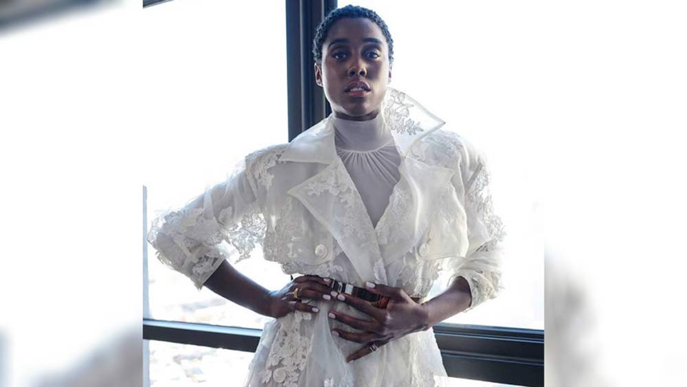 ড্যানিয়েলের জায়গাতেই তার পর দেখা যাবে মহিলা গুপ্তচর লাসানাকে। তিনিই হতে চলেছেন প্রথম মহিলা ‘জেমস বন্ড’। প্রকৃতপক্ষে জেমস বন্ড নাম তাঁর হবে না। জেমস অবসর নেওয়ার পর ০০৭ পদের দায়িত্বভার পাবেন তিনি।