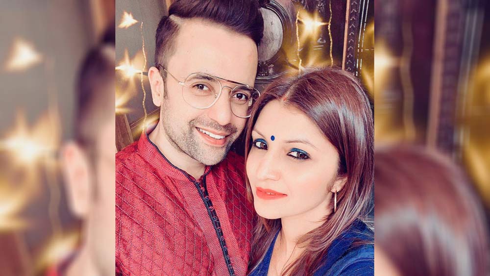 শুধুমাত্র ইউটিউব থেকে সন্দীপ কত আয় করেন? ইউটিউবের জন্য ভিডিয়ো বানিয়ে সন্দীপের আয় বছরে অন্তত তিন কোটি টাকা।