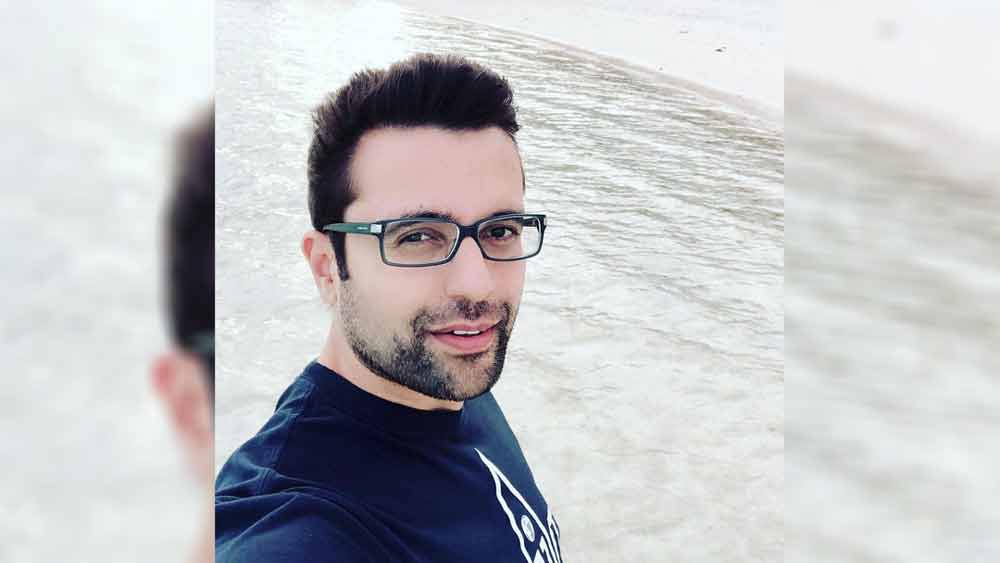 সংখ্যা বেড়েছে ইউটিউবারের। এমনই এক জন ইউটিউবার সন্দীপ মহেশ্বরী। শুধু ইউটিউবার বললে তাঁর জনপ্রিয়তা বোঝানো সম্ভব নয়। তিনি এখন একজন ‘ব্র্যান্ড’।