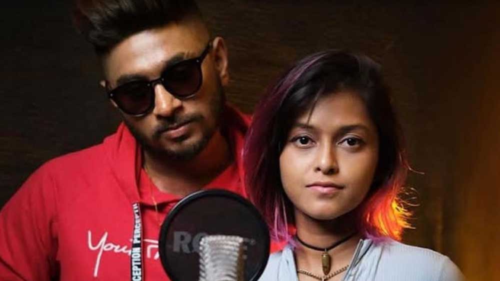 ইউটিউব পরিসংখ্যান বলছের তিন মাসে ৮.৭ কোটি মানুষ দেখে ফেলেছেন এই ভিডিয়ো। তবে এই গান প্রথম মুক্তি পেয়েছিল গত বছর জুলাই মাসে, চামাথ সঙ্গীতের প্রযোজনায়। গেয়েছিলেন সতীশন ও র‌্যাপার দুলান এআরএক্স। এক বছরের মাথায় সতীশন ও ইয়োহানি এক সঙ্গে এলেন এটি গাইতে। গান প্রকাশ হওয়া মাত্র হিট। 