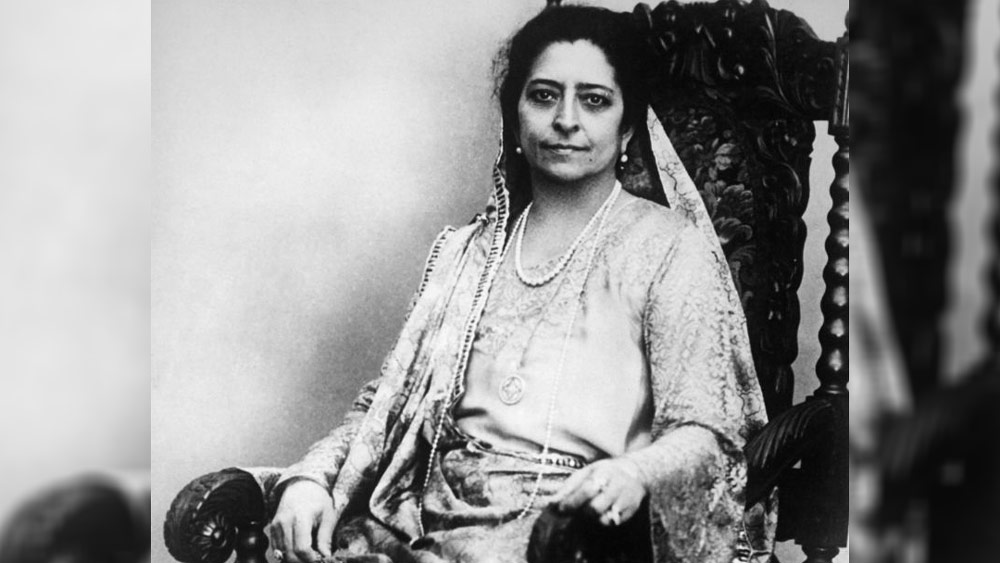 টাটাদের ব্যবসা সে সময় ফুলে ফেঁপে উঠেছিল। একাধিক ব্যবসায় হাত লাগাতে শুরু করেছিল গোষ্ঠী। কিন্তু ১৯২৪ সাল নাগাদ ব্যবসায় বড় মাপের ক্ষতি হয়ে গিয়েছিল। প্রচুর ধার হয়ে গিয়েছিল ব্যাঙ্কের কাছে। ধার শোধ করে ব্যবসা বাঁচানোর উপায় বাতলে দিয়েছিলেন মেহরবাই। উপহার পাওয়া ওই জুবিলি হিরের আংটি বেচে ধার শোধ করেছিলেন তিনি।