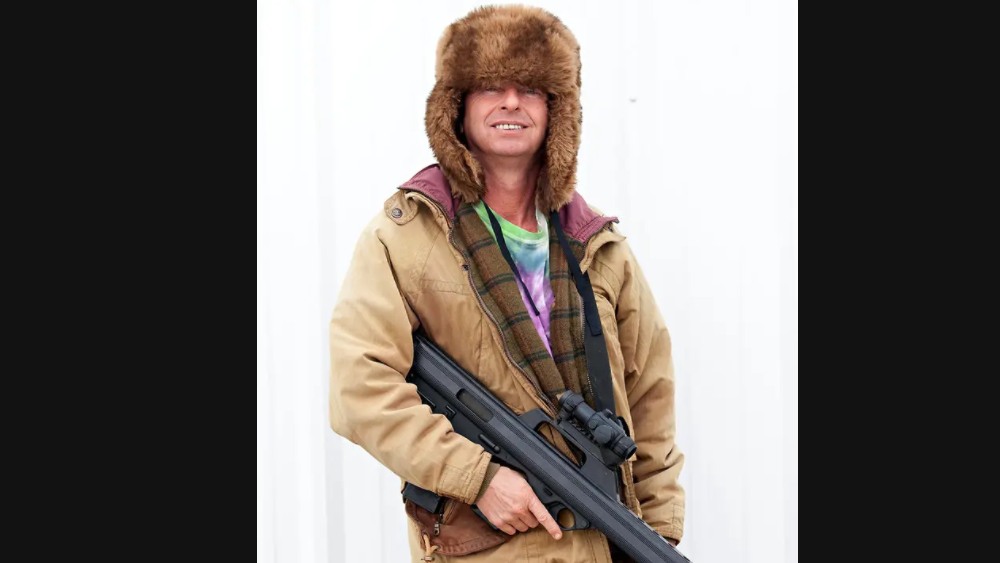 ইভোর এই ভয়কে বিকার বলে মনে হতে পারে। কিন্তু বিকারগ্রস্ত মনের অধিকারী কি সফল শিল্পপতি হন? ইভো একজন সফল শিল্পপতি। প্লেন, হেলিকপ্টারের প্রপেলার বানায় তাঁর সংস্থা। বিমান তৈরির দুনিয়ায় ইভোর সংস্থার প্রপেলারের বেশ নাম আর চাহিদাও আছে।