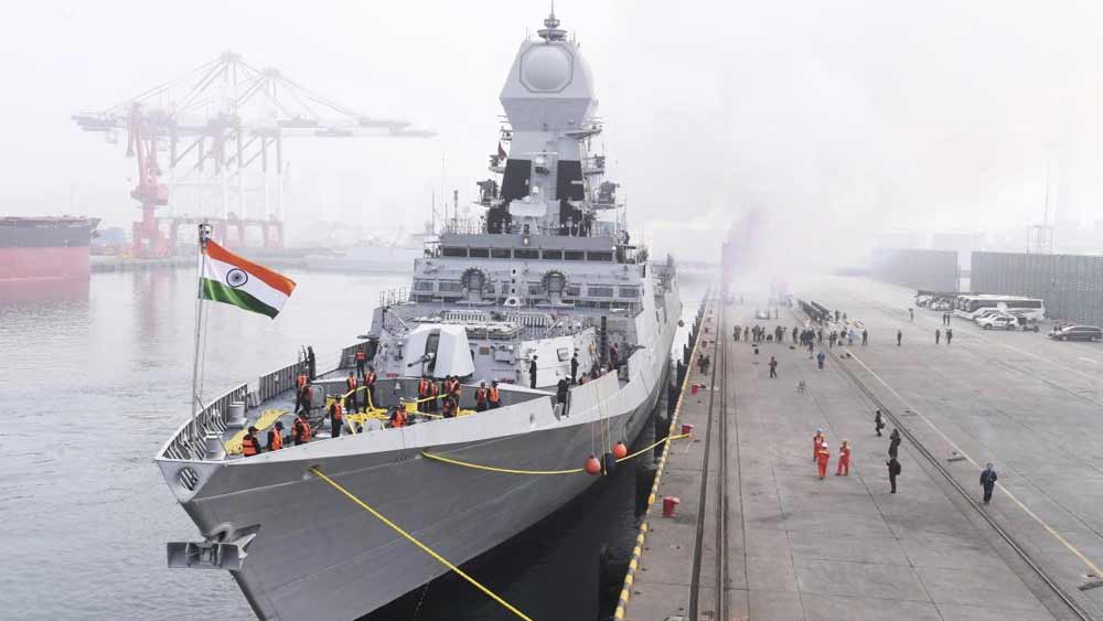 অন্য দেশের তুলনায় ভারত প্রতিরক্ষা খাতে ব্যয় বাড়িয়েছে। কিন্তু এ দেশের অগ্রবর্তী জাহাজ (ফ্রন্টলাইন শিপ) এবং ডুবোজাহাজের মান খুব সামান্যই বদলেছে। 