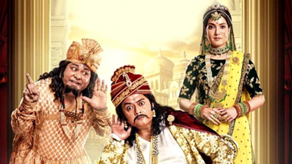 হবুচন্দ্র রাজা গবুচন্দ্র মন্ত্রী: এই ছবিতে প্রযোজক দেবের মূল্যায়ন হবে বক্স অফিসে। অনিকেত চট্টোপাধ্যায় পরিচালিত এই ছবিতে অভিনয় করছেন শাশ্বত চট্টোপাধ্যায়, অর্পিতা চট্টোপাধ্যায়, খরাজ মুখোপাধ্যায়, শুভাশিস মুখোপাধ্যায়, বরুণ চন্দ-সহ অনেকেই। ২০২০-র পুজোর সময় এই ছবি মুক্তির কথা ভাবা হয়েছিল। এক বছর পেরিয়ে ‘গোলন্দাজ’-এর সঙ্গেই ১০ অক্টোবর প্রেক্ষাগৃহে মুক্তি পাবে এই ছবি। 