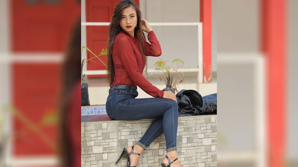 কোনও পেশাকেই কম গুরুত্ব দেন না ইক্সা। তিনি একাধারে পুলিশের দায়িত্ব যেমন গুরুত্বের সঙ্গে পালন করেন, মডেলিংকেও সমান গুরুত্ব দেন। সেই কারণেই বোধ হয় সমান্তরাল ভাবে দুটো পেশাকেই বয়ে নিয়ে চলতে পারছেন।