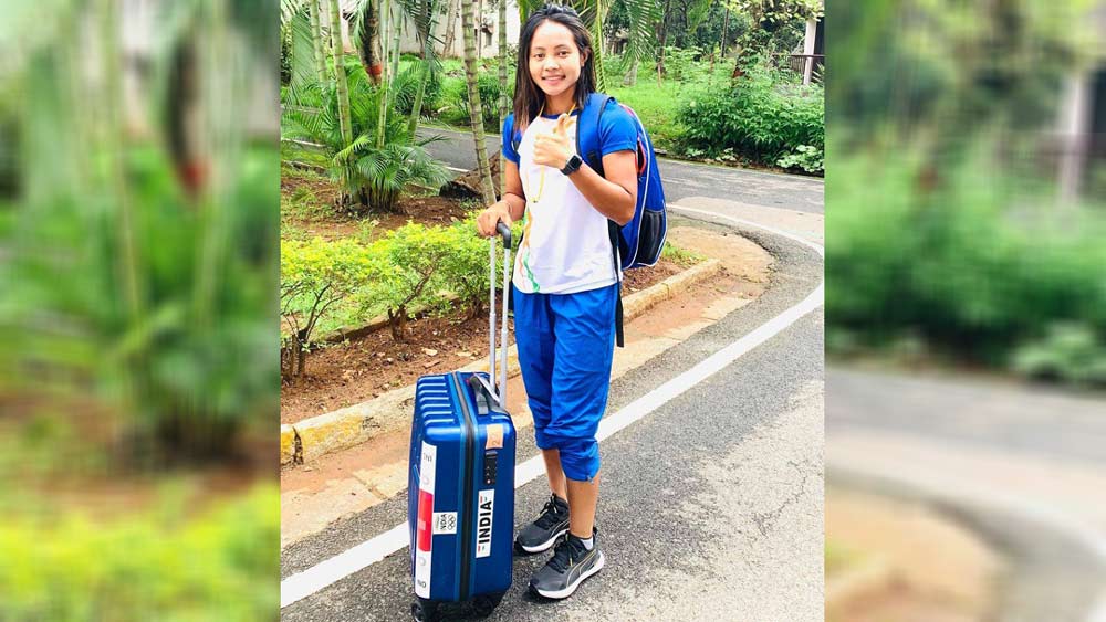 ১৯৯২ সালের ২৫ ফেব্রুয়ারি মণিপুরের ইম্ফলে জন্ম তাঁর। পরিবারের অবস্থা সচ্ছল ছিল না। মা সংসার সামলাতেন এবং বাবা গাড়ি চালিয়ে উপার্জন করতেন।