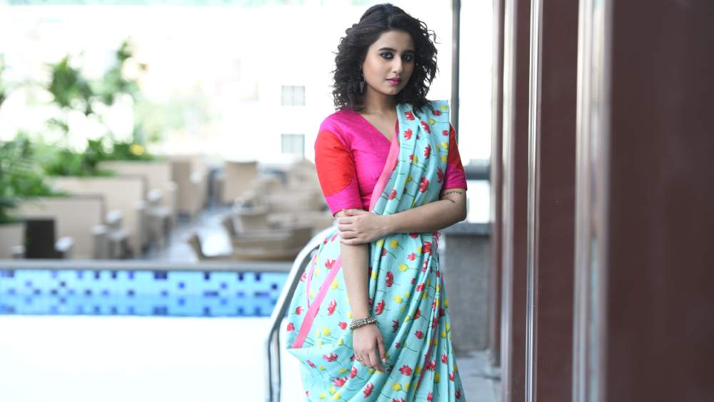 সাজ: বুকুন। ছবি: দেবর্ষি সরকার। রূপটান: চয়ন রায়। পোশাক: বিশ্ব বাংলা। গয়না: আর্থামেন্টস এবং রঙ্গিলী। ব্লাউজ: পরমা। পরিকল্পনা এবং রূপায়ন: স্রবন্তী বন্দ্যোপাধ্যায়। স্থান: ফেয়ারফিল্ড বাই ম্যারিয়ট।