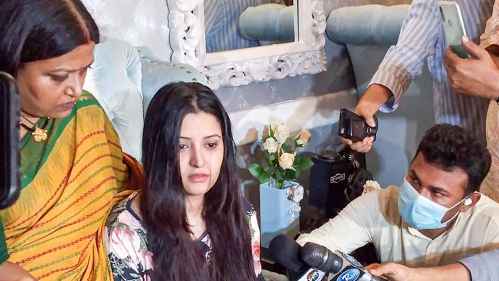 পরীকে দেখা যাবে হিন্দু স্ত্রী অর্পিতার চরিত্রে