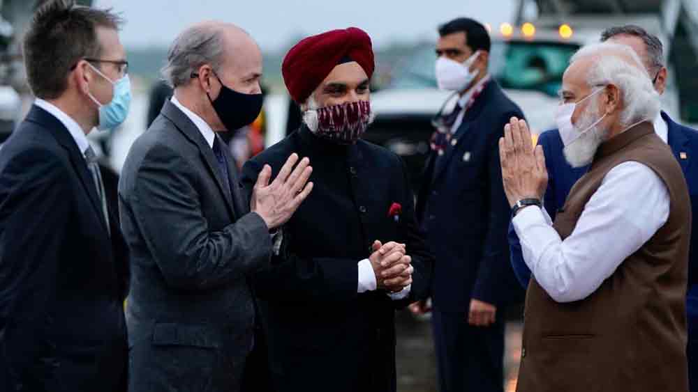 অ্যান্ড্রুজ জয়েন্ট বায়ুসেনা ঘাঁটিতে মোদীকে স্বাগত জানানো হচ্ছে। ছবি সৌজন্য টুইটার।