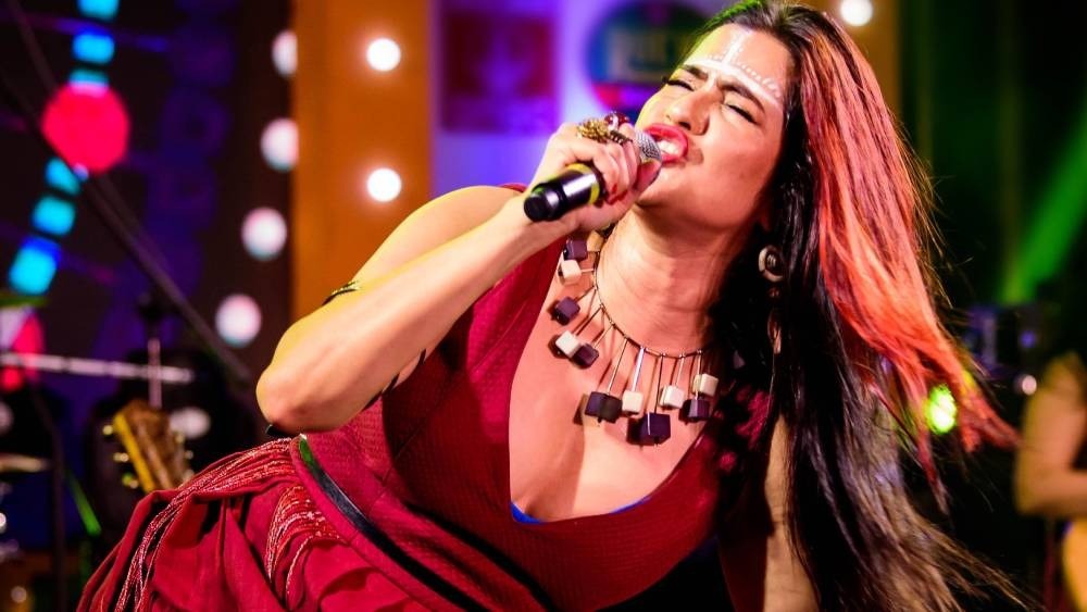 ‘সোচনা সাকে’ গানটি থেকে অক্ষয় কুমারের দাবির কারণে বাদ পড়েছিলেন সোনা মহাপাত্র।