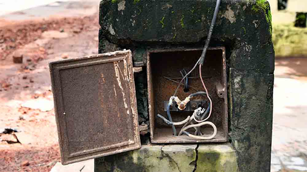 গল্ফ গার্ডেন এলাকার প্রিন্স গোলাম মহম্মদ শাহ রোডে। ছবি: বিশ্বনাথ বণিক