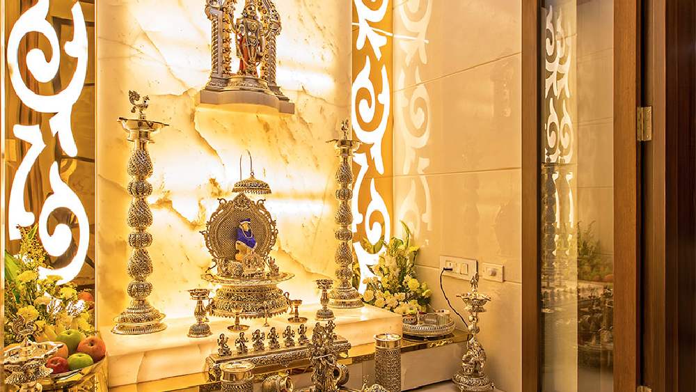 এক রঙের আলো ব্যবহার করতে চাইলে হলুদ আলো এ ক্ষেত্রে মানানসই।