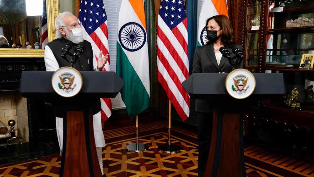 আমেরিকার ভাইস প্রেসিডেন্টের সঙ্গে বৈঠকের পর আরও কয়েকজন রাষ্ট্রনেতার সঙ্গে সাক্ষাৎ করেন তিনি। তাঁর মধ্যে একজন অস্ট্রেলিয়ার প্রধানমন্ত্রী স্কট মরিসন। তাঁর জন্যও দেশ থেকে একটি বিশেষ উপহার নিয়ে গিয়েছিলেন মোদী।