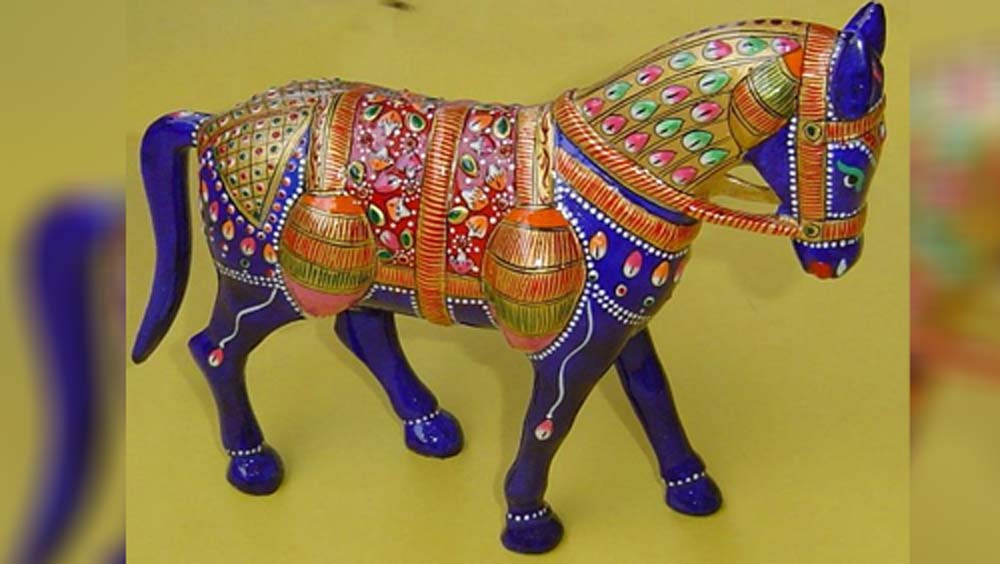 বৃহস্পতিবার হোয়াইট হাউসে মোদী এবং কমলার বৈঠক হয়েছে। সেই বৈঠক ভারত এবং আমেরিকার দ্বিপাক্ষিক সম্পর্ককে মজবুত করার পাশাপাশি বিশ্বের বিভিন্ন সমস্যা নিয়ে আলোচনা হয়েছে। আমেরিকার ভাইস প্রেসিডেন্ট কমলা হ্যারিসের সঙ্গে প্রথম বার বৈঠক করলেন ভারতের প্রধানমন্ত্রী নরেন্দ্রে মোদী। কমলা হ্যারিসের সঙ্গে প্রথম সাক্ষাতের সৌজন্যেই মোদীর এই উপহার।