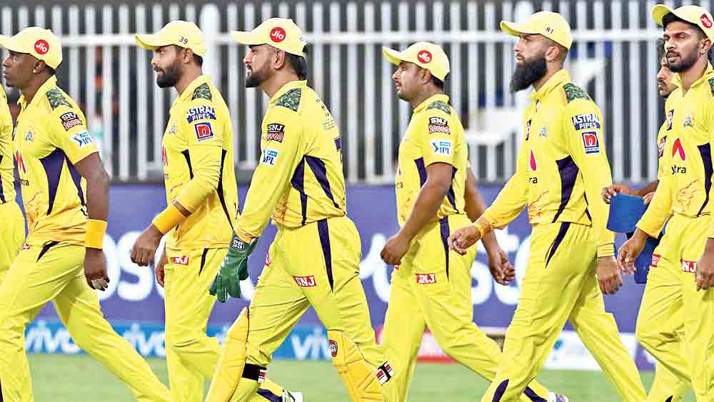 প্রতিপক্ষ: মুম্বই-বধের পরে  আরসিবিকে হারিয়ে মাঠ ছাড়ছেন ধোনিরা। রবিবার আবু ধাবিতে সিএসকের বিপক্ষ কলকাতা নাইট রাইডার্স। টুইটার