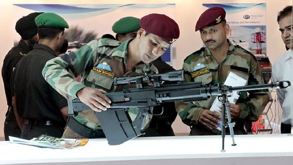 এ প্রসঙ্গে উল্লেখ্য হাঙ্গেরিতে প্রথম তৈরি এই জেপার্ড রাইফেল এত দিন ব্যবহার করত ছ’টি দেশ— ভারত, কানাডা, হাঙ্গেরি, মালি, তুরস্ক এবং রোমানিয়া। এ বার সেই তালিকায় ব্রিটেনের নামও জুড়ল।