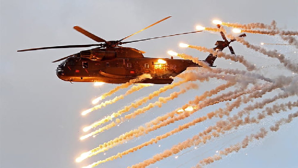 জেপার্ডের ইতিহাস বলছে, একটি গুলির আঘাতেই সে বুলেটপ্রুফ গাড়ি উড়িয়ে দিতে পারে। আকাশ থেকে চলন্ত হেলিকপ্টারকে টেনে নামাতে পারে। ধ্বংসও করতে পারে। পুরোটাই জোপার্ডের ট্রিগারের উপর সামান্য চাপের খেলা।