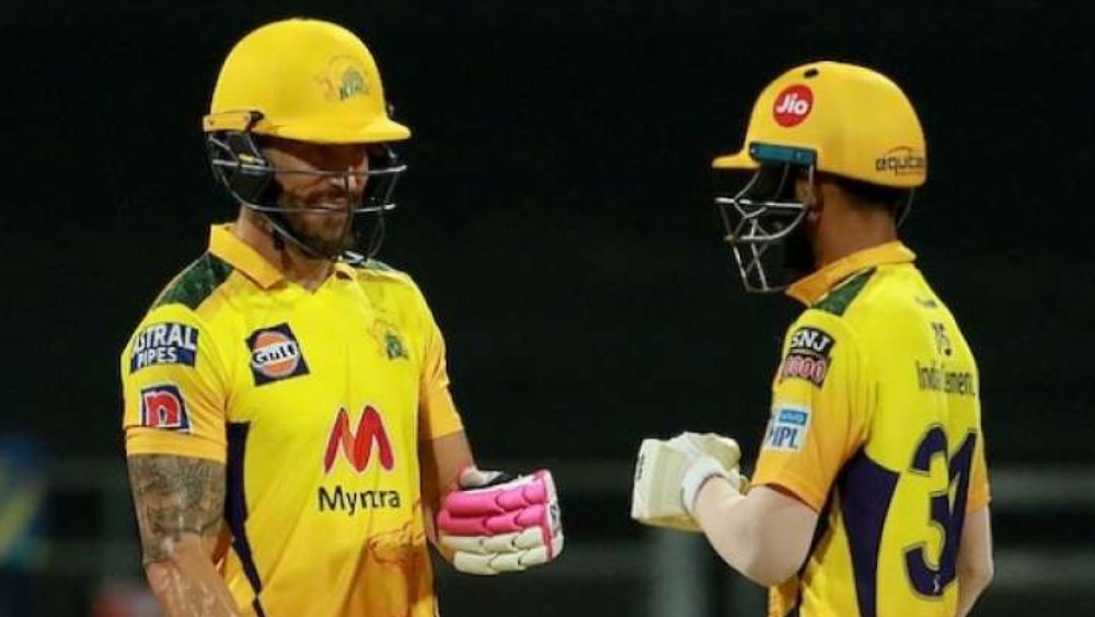 সরাসরি: প্রথম সাফল্য কেকেআর-এর, রুতুরাজকে ফেরালেন রাসেল