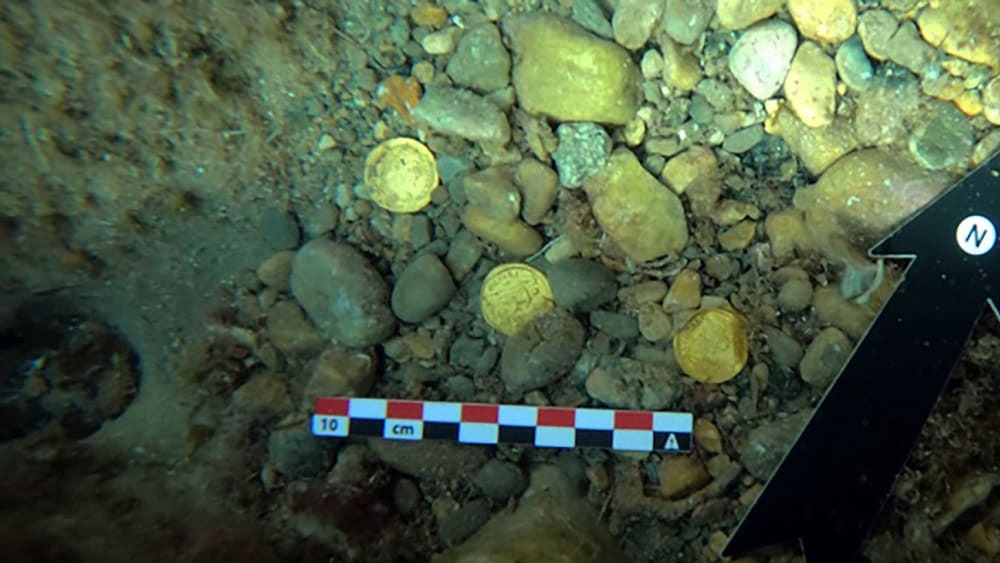 অ্যালিসান্টের অধ্যাপক জেমি মলিনা ভিডালের নেতৃত্বে জাবিয়ার সমুদ্রের নীচে তল্লাশি চালিয়েছিলেন প্রত্নতাত্ত্ববিদরা। মলিনা জানিয়েছেন, স্বর্ণমুদ্রাগুলি তাঁদের সামনে ইতিহাসের একটি অজানা দরজা খুলে দিয়েছে। বেশ কিছু অজানা সূত্রও জোড়া লাগানো যাবে তা দিয়ে।