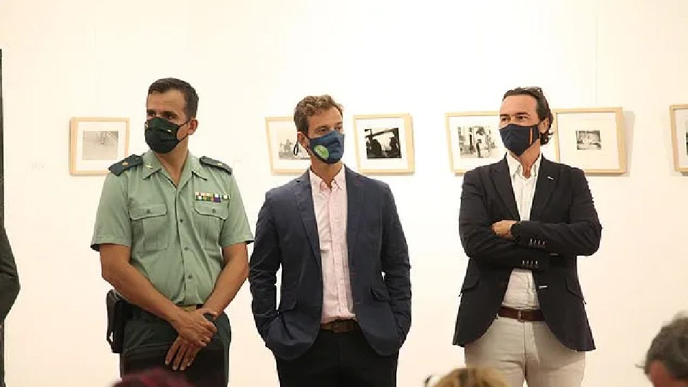 জাবিয়া রোমানদের বন্দর শহর ছিল। রোমানদের মাছের সরবরাহ আসত এখান থেকেই। তাই জাবিয়ায় উপকূল এলাকায় কোনও ধনী ব্যক্তি থাকবেন, এটা ধরে নেওয়া যায়। মলিনা বলেছেন, হয়তো যিনি ওই মুদ্রা সমুদ্রে ফেলেছিলেন, তিনি ভেবেছিলেন পরে তা উদ্ধার করবেন। কিন্তু ফিরে আসার আগেই সম্ভবত মারা যান। তার পর দেড় হাজার বছর পার করে দুই ডুবুরি সন্ধান পেলেন সেই গুপ্তধনের।