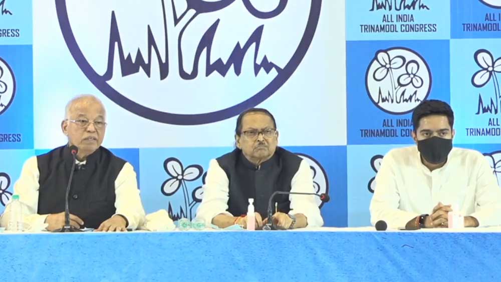 যোগদানের পরে সাংবাদিক বৈঠকে।