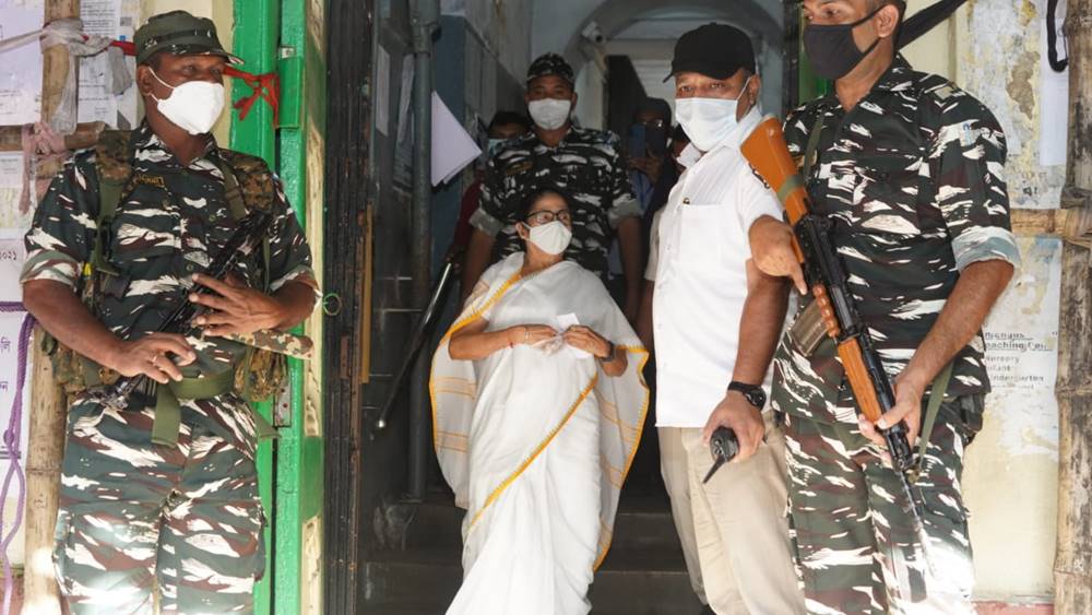 ভোট দিতে গিয়েছেন মমতা।
