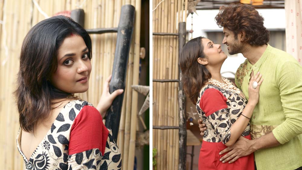 যতই কাজ থাকুক, পুজোর চারটে দিন সকলকে নিয়ে সকলের সঙ্গে কাটাবেন ওম-মিমি।
